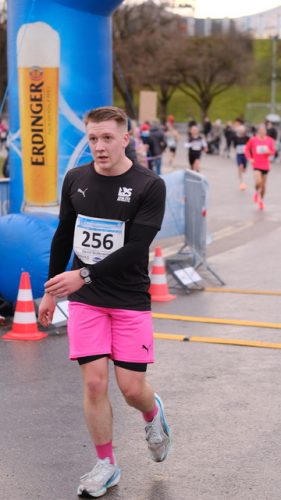 02818DB8-D0AB-414A-A452-39024EED85FA 4 5005 c