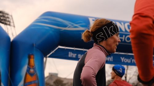 176E2FBF-41E8-4AD7-B25F-0040FF1404F7 4 5005 c