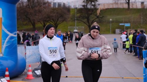 231AF01F-F508-4D24-B6E5-C9FC622FD8EA 4 5005 c