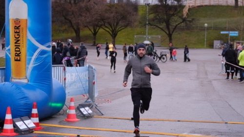 26B6D780-FDEC-42E3-A884-06109089245C 4 5005 c