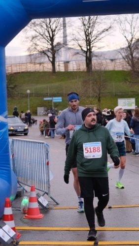 2B740E7F-89F4-41C2-A31C-E8DD1CCFB442 4 5005 c