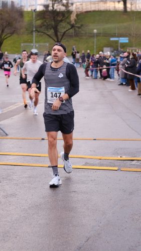 2D1FF677-5AE7-41B7-B2F0-541599FA3AFA 4 5005 c