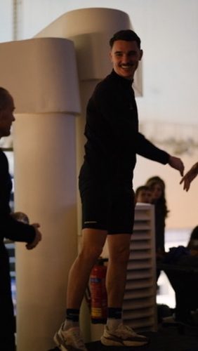 3353B2C2-AB5F-46C5-9711-4417FC34FFD5 4 5005 c