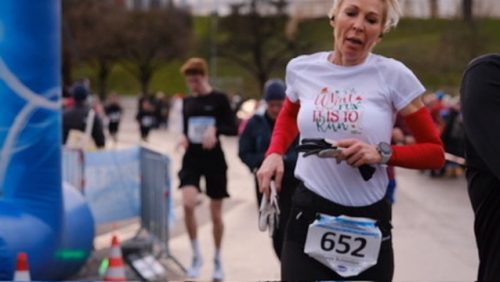 3CFDC1E6-5FDD-410E-85A5-A61693D5773C 4 5005 c