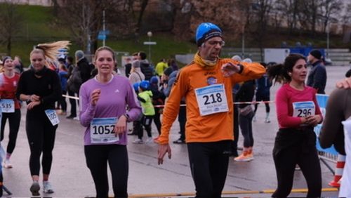 4B697884-5BF0-407D-BE65-35FD31415352 4 5005 c