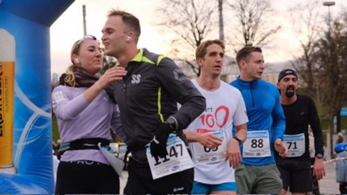 55B4E1EB-CBE8-45D9-A783-6B0D48B03E69 4 5005 c