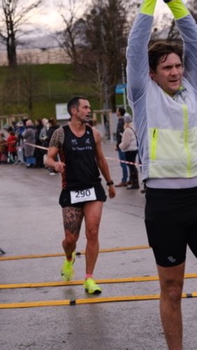 571DFB8E-CB42-44BA-BF23-484E62B1319B 4 5005 c