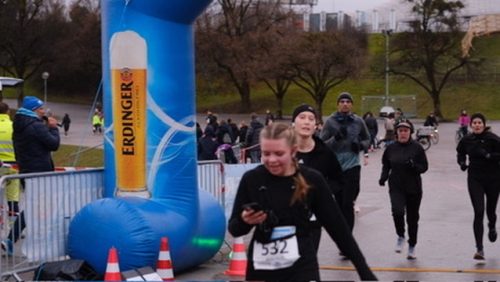 5977580D-9603-4845-875F-0B17C64D32DA 4 5005 c