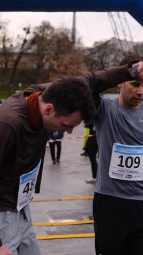 5F35D8D5-381D-4151-A4F9-8CDE3FF060FB 4 5005 c