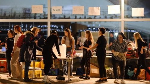 6E15A720-BAB7-4E09-BF8C-DD23C9A26379 4 5005 c