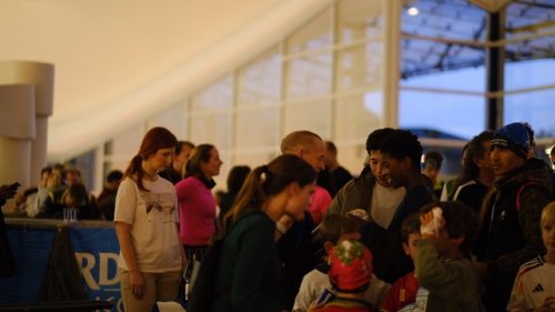 711D54FE-2E24-4888-9528-5B103171799A 4 5005 c