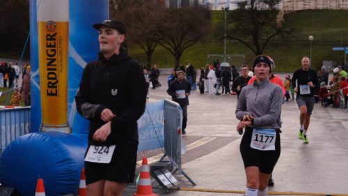 81EF4B62-A876-45CB-AF74-205EEBD9DB7D 4 5005 c