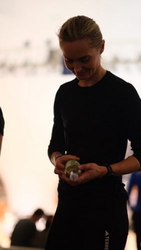 8F93A3CE-25E4-4CEE-8188-EA86A2429940 4 5005 c