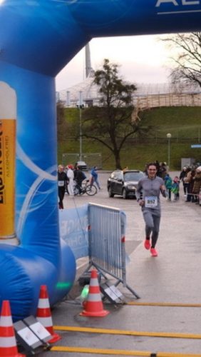 8FE6A989-E709-4EE4-8626-2C70AB237E6F 4 5005 c