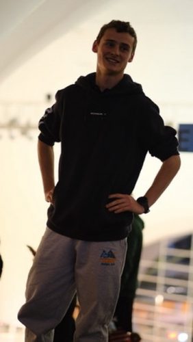 AA1008FC-00A1-4350-93B7-72028C76728C 4 5005 c