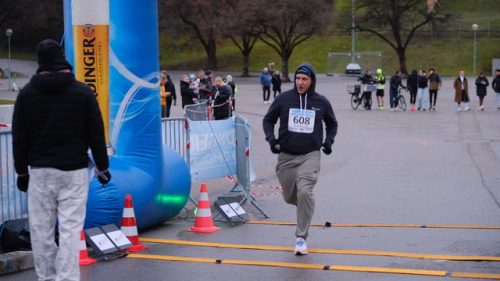 AED226A5-F5DA-4ADB-8437-9A9E435830EF 4 5005 c