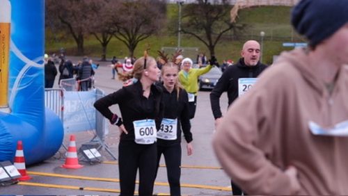 B139B15D-9E6E-44F5-827D-71AA0B3E953C 4 5005 c