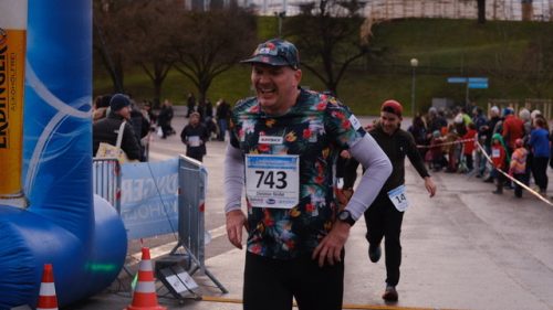 B68493D3-D99C-4004-AEE4-BCD38A4C83BA 4 5005 c