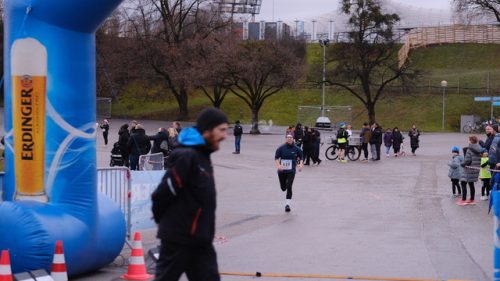 C0BA9D9D-B4CD-4BD4-825D-CEDB58179224 4 5005 c