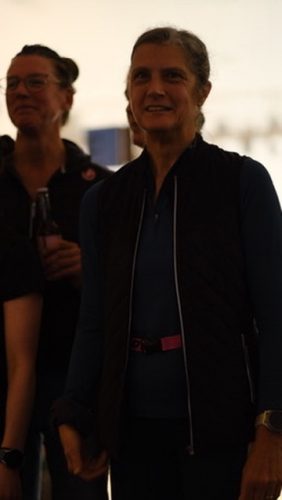 C81EB51C-B8B5-4CF1-B87C-F80138BD1721 4 5005 c