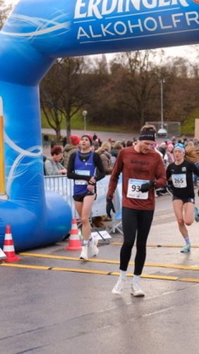 D485B576-5A90-4B42-8EA4-E01E5F691936 4 5005 c