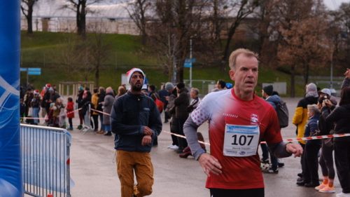 D75CFE16-47EF-4A0E-98E9-25BC92EB3EDC 4 5005 c