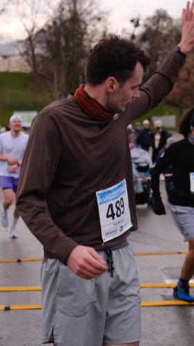 D80C59C0-1F20-4B83-B132-68E7D03E35BA 4 5005 c