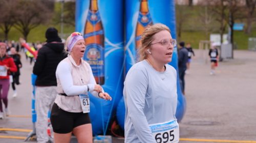 DA66A419-CCE2-4E9D-8C0E-8948F9F3B85F 4 5005 c