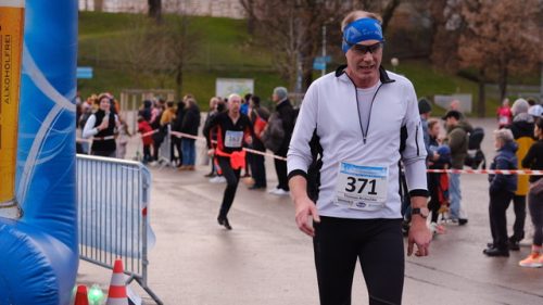 E5B14939-DDCB-46D5-B87C-50EDEB844F0E 4 5005 c