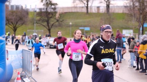 F163D321-2A67-44DE-880C-D2BC6B5ABEFA 4 5005 c