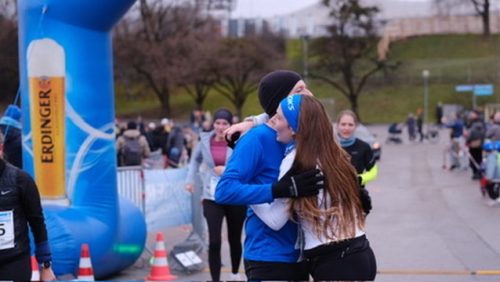 F6A87825-03D8-4B20-B115-D16C1D4E6744 4 5005 c