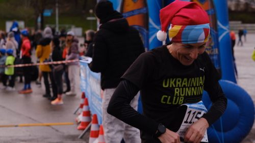 F90C047E-5EB0-43AF-9F96-80E291173F2A 4 5005 c