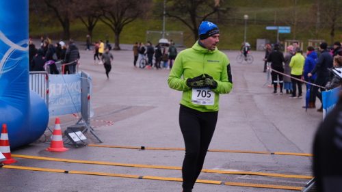 FB32BE2F-6833-438B-8E6E-104DB939646F 4 5005 c