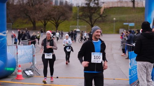 FCA7F3DB-C9B4-4334-ABAC-8DC825275EBA 4 5005 c