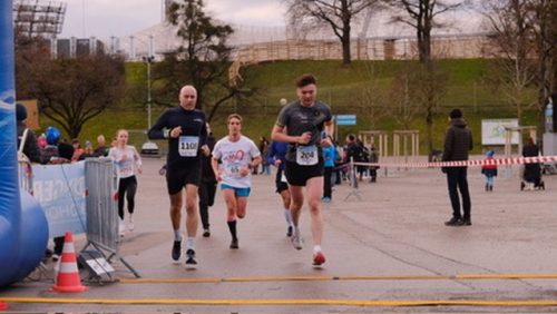 1047F60C-86B9-46B3-BE19-52BA0FE33892 4 5005 c