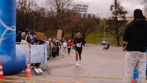 10C76A42-8E1B-4FAB-A94A-64047D8DD3B4 4 5005 c