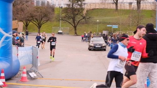 325EB959-0BB8-42CB-9C9E-6E088B83B209 4 5005 c