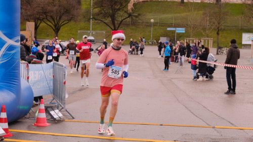 49728CDD-4F3E-4E4C-94B5-7DEBBD0CECCA 4 5005 c