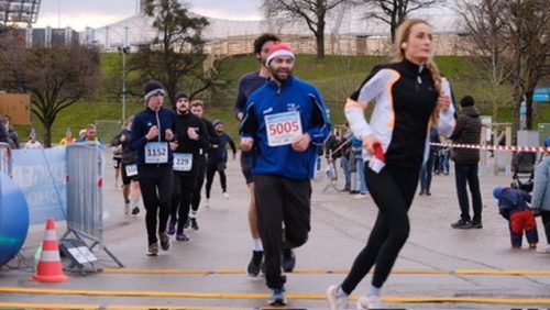 5A0DE671-EC2C-42AA-A8F2-B3E32F970134 4 5005 c