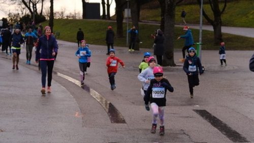 69B60404-5755-427A-9037-6253BA16615B 4 5005 c