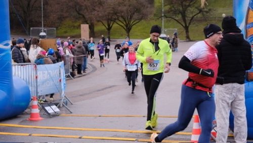 6F6E18A1-46FF-4688-B525-EB6F19D20A57 4 5005 c