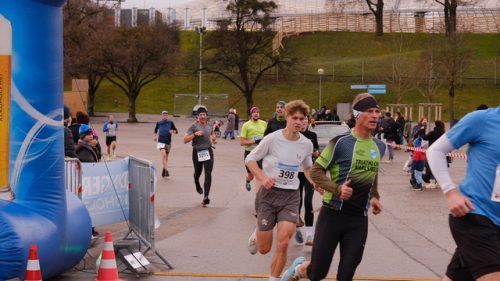 75624EAD-7E7A-4BEC-B68F-A04EFA68C169 4 5005 c