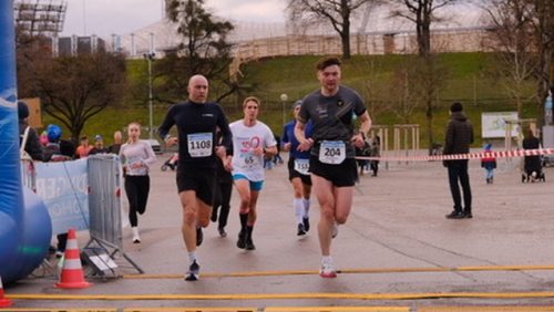 7FAD8E40-8B2E-4721-AE1D-D5B9555BA50C 4 5005 c