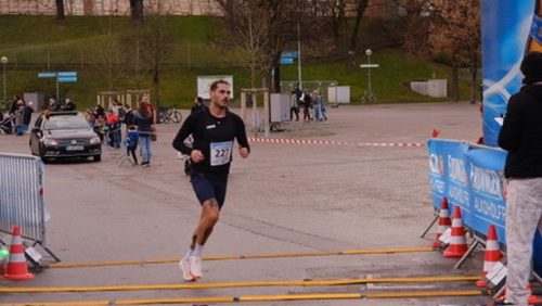 8ED239B8-E92C-47A3-A6F4-0672F25E7159 4 5005 c