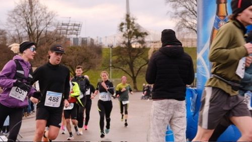 93063721-0B08-4CBE-8C7D-7367AD5D439E 4 5005 c