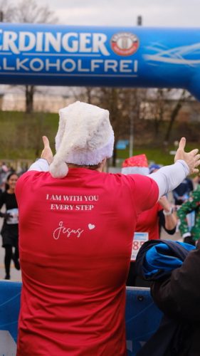 94FCA55F-43A6-48B6-B565-F4DCA19909CB 4 5005 c