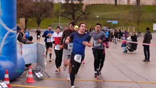 9EAE5F2C-D48A-44C2-8189-00220E6E08CC 4 5005 c