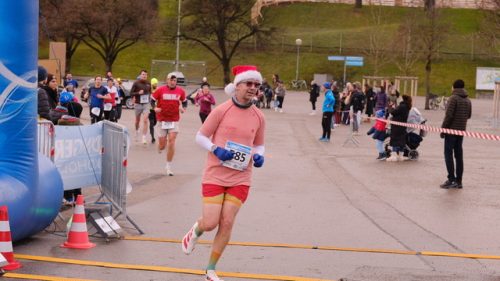 A71CEE78-450D-4444-9544-B9AA0BB04EA6 4 5005 c