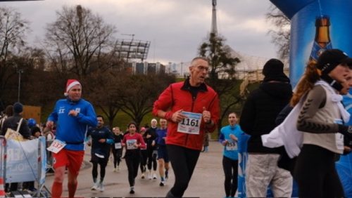 B0DDE311-1D11-4566-B853-ECD21A25DF43 4 5005 c