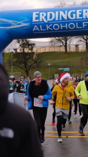 B5E99EE5-6C17-46A6-8E84-9BBDA06EBDFB 4 5005 c